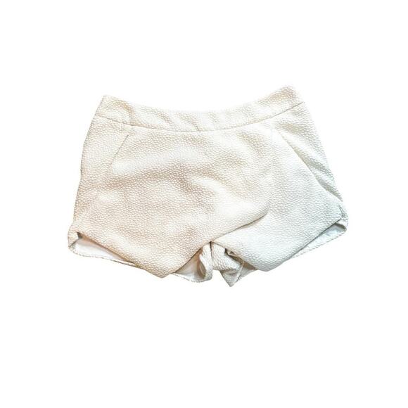 Kensie Pants - White Textured Skort Elastic Waist Layered Front Pockets Zipper Closure